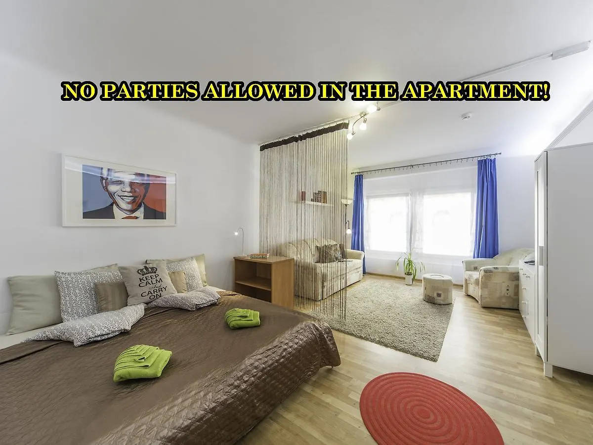 Central Budapest Apartment 0*,  Hungría