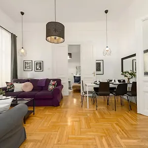 Black & White Apartment